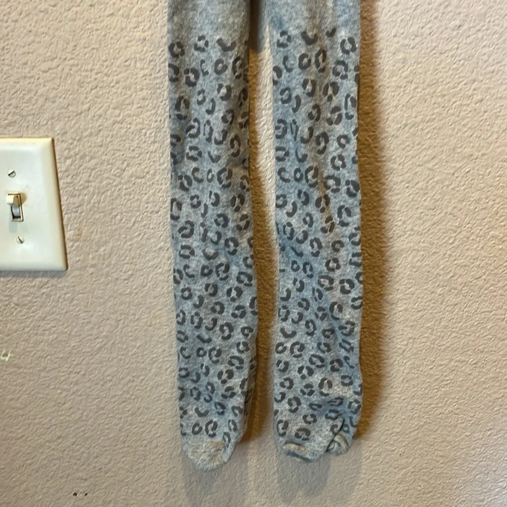 Girl’s Gray Leopard Print Animal Print Tights Size 4-6X